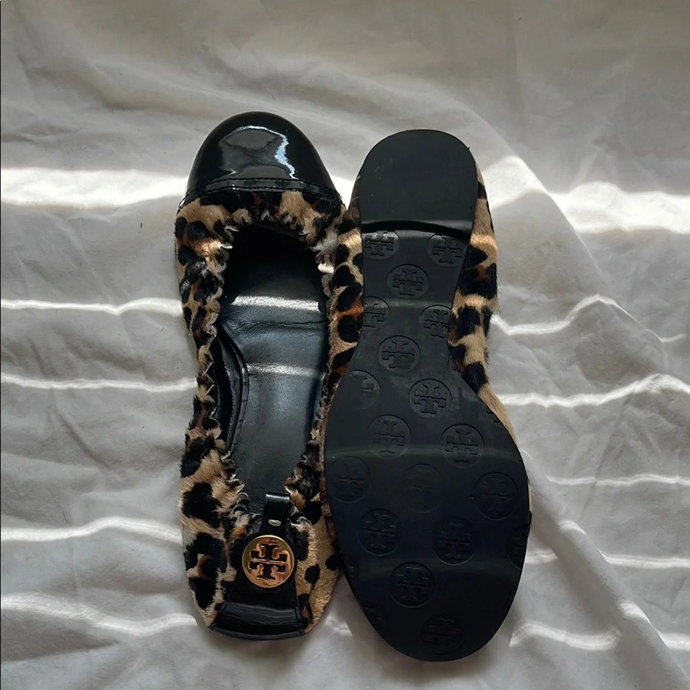 Tory Burch Black and Brown Loafers with Leopard Trim - Picture 6 of 6
